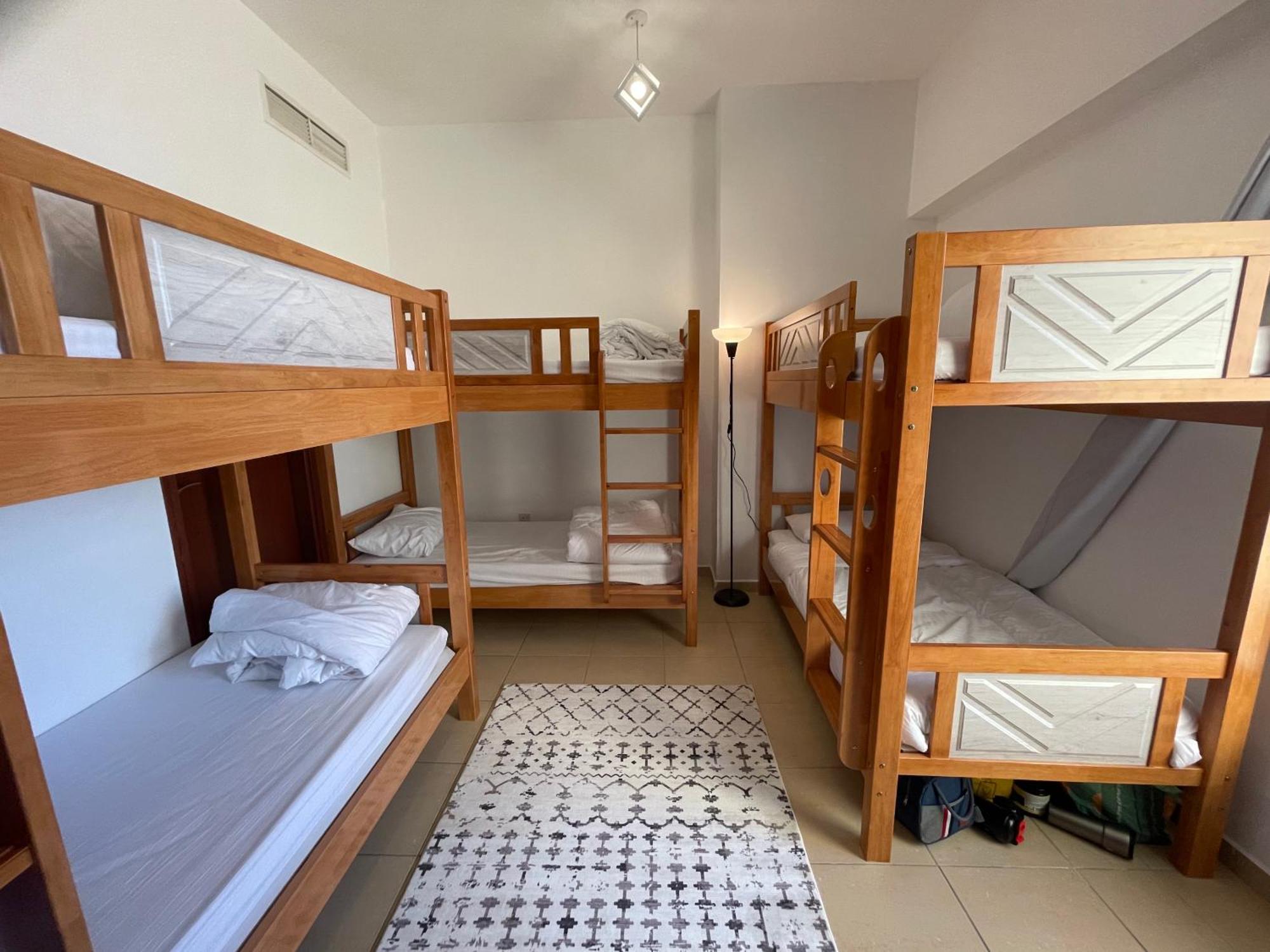 Seaview Beach Hostel Jbr - Walk To Beach - Gym - Pool - Metro Station Dubai Exterior foto